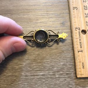 Antique vintage Victorian gold cameo brooch